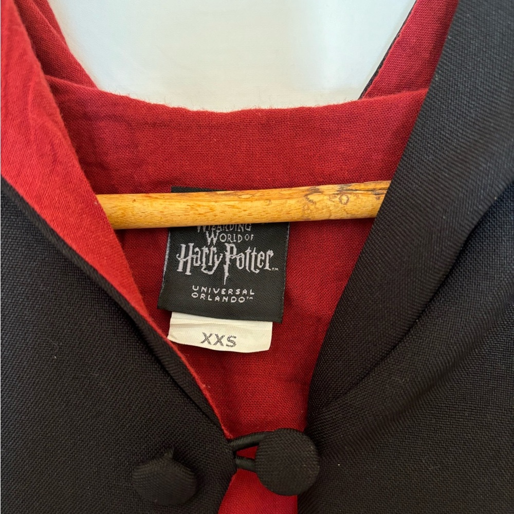 AUTHENTIC LIKE NEW ! The Wizarding World Of Harry Potter Gryffindor Black Robe - Picture 3 of 14